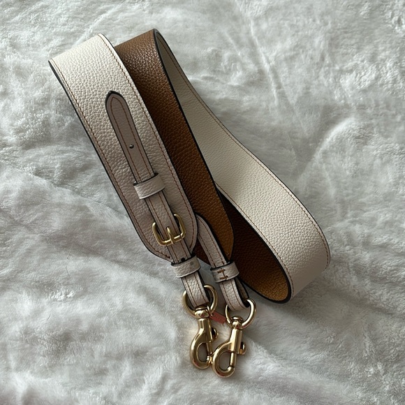 Coach - Picture 1 of 1